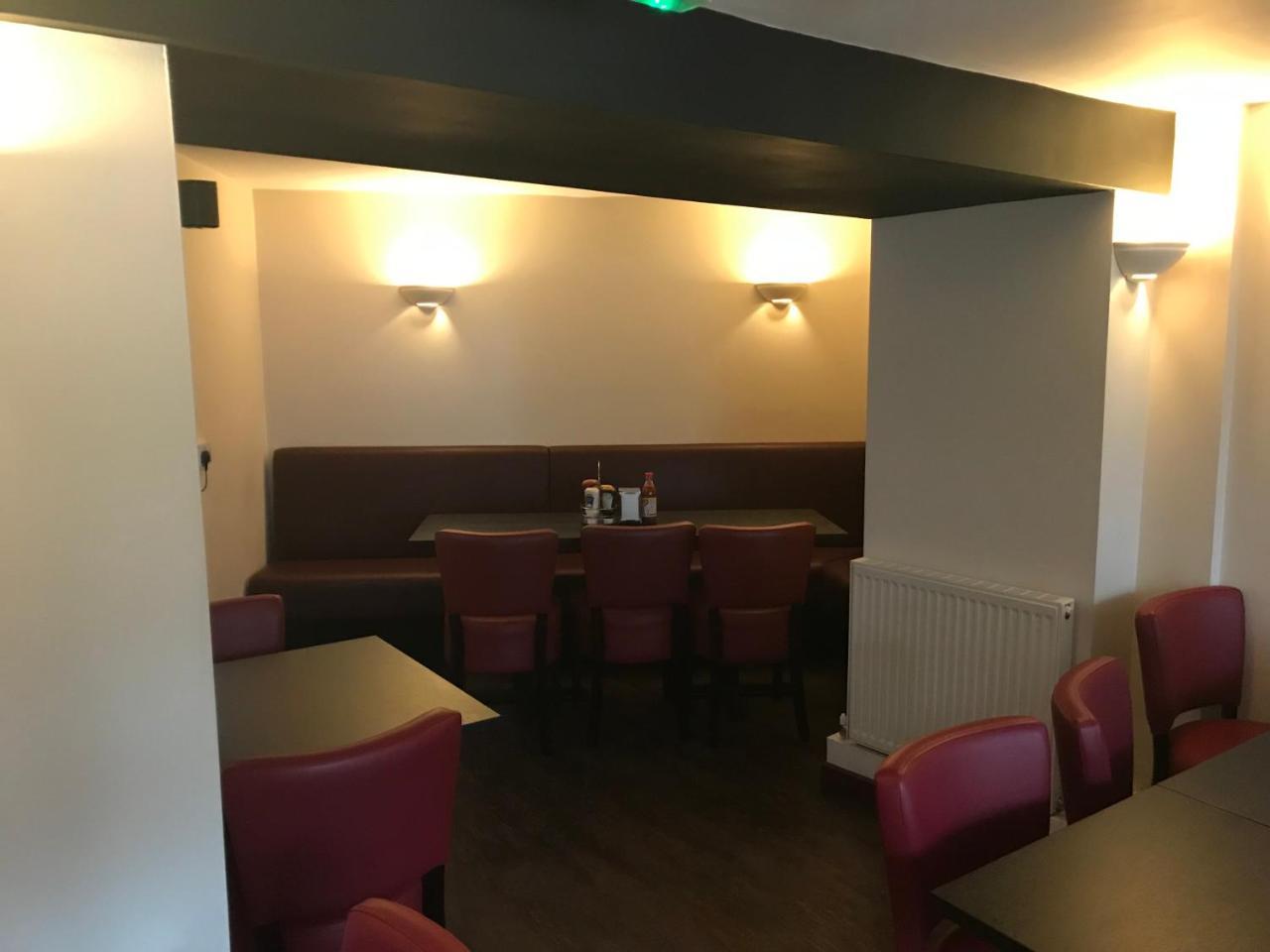The Britannia Inn 舍伯恩 外观 照片